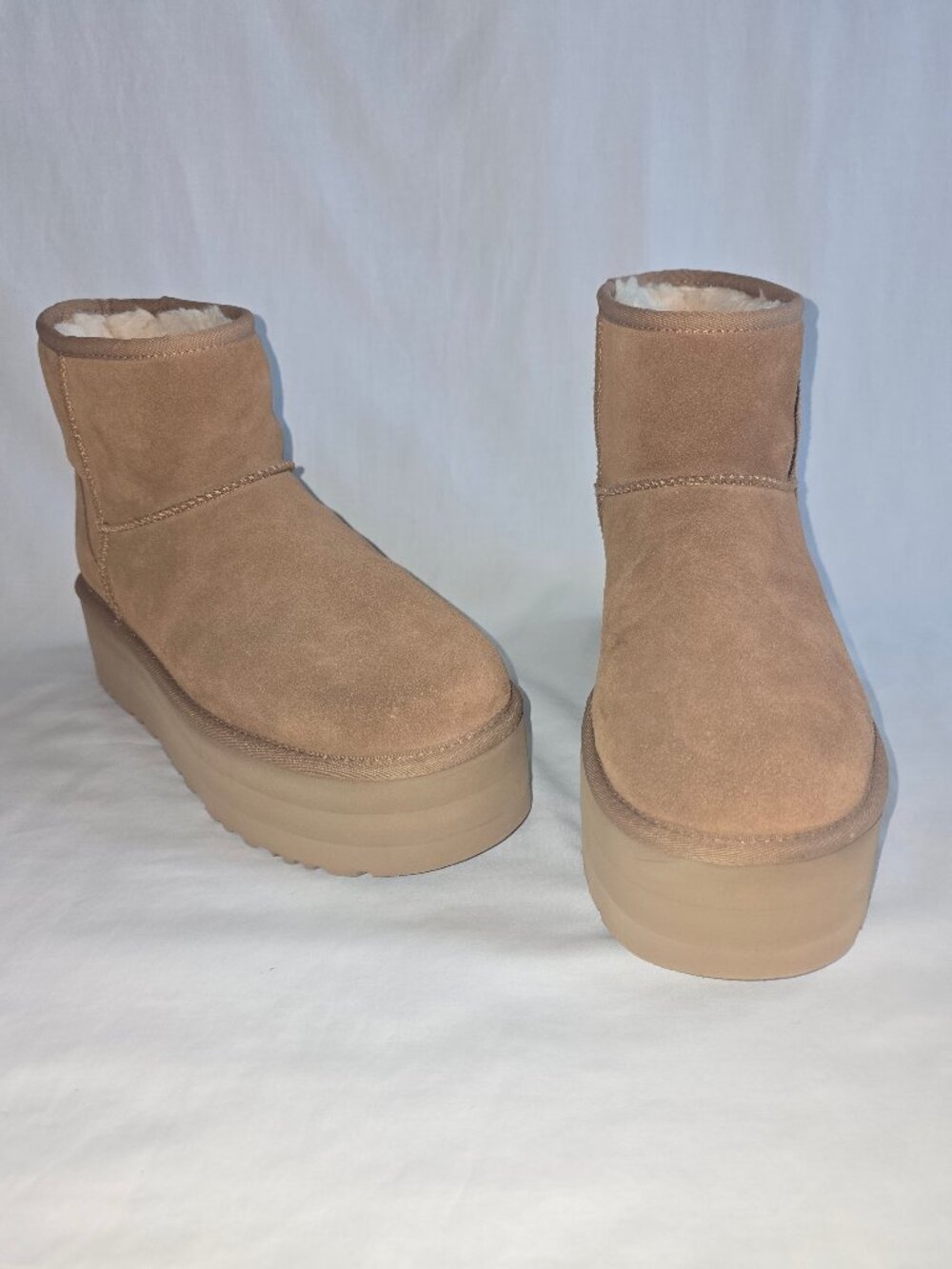 UGG Australia Chestnut Classic Mini Platform Boots Size 11